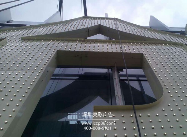 發(fā)光字鋼架施工,發(fā)光字吊裝